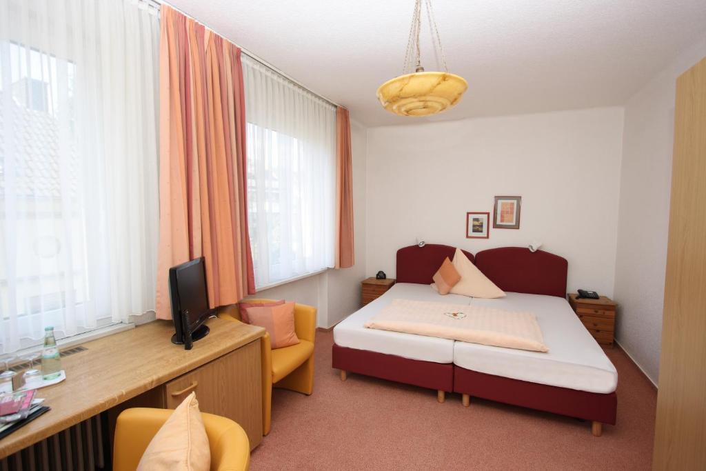Hotel Garni Haus Hindenburg Кёнигсвинтер Номер фото